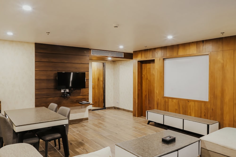 Quadruple Room, Lake View