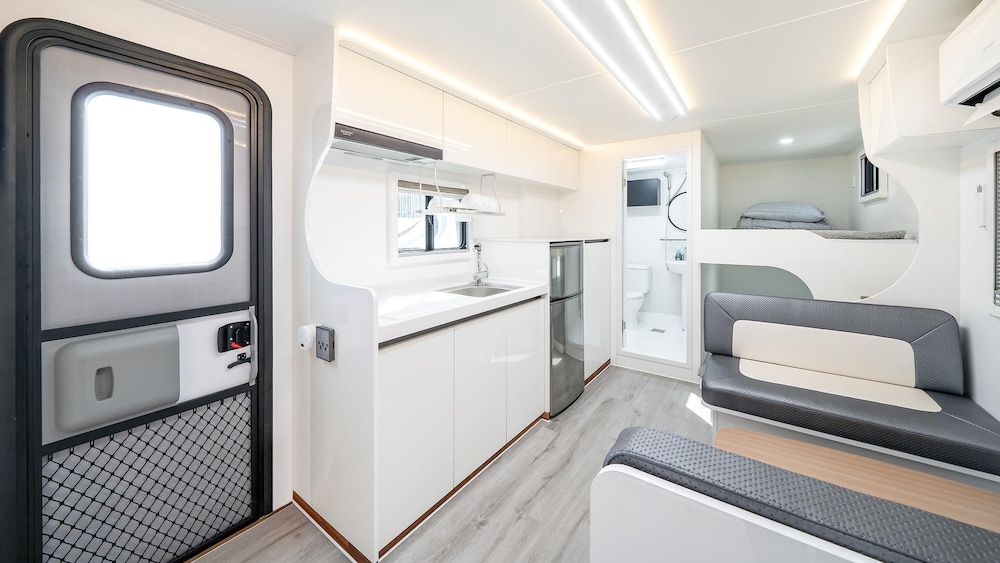 Basic Room, 1 Bedroom (Caravan 1(Private Terrace / no pets)) - Photo 5