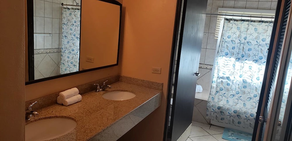 Deluxe Villa, 1 Queen Bed with Sofa bed, Non Smoking, Ocean View photo 3