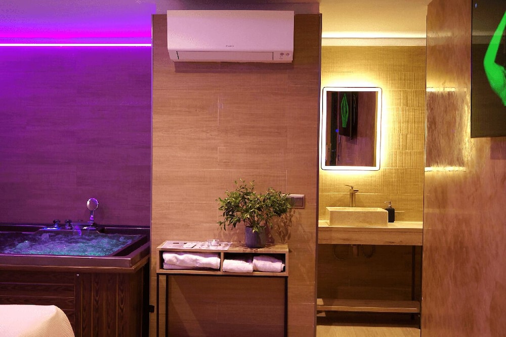 Double Room, Jetted Tub (Habitacion con jacuzzi I) photo 2