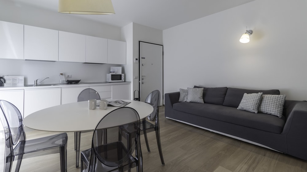 Club Apartment