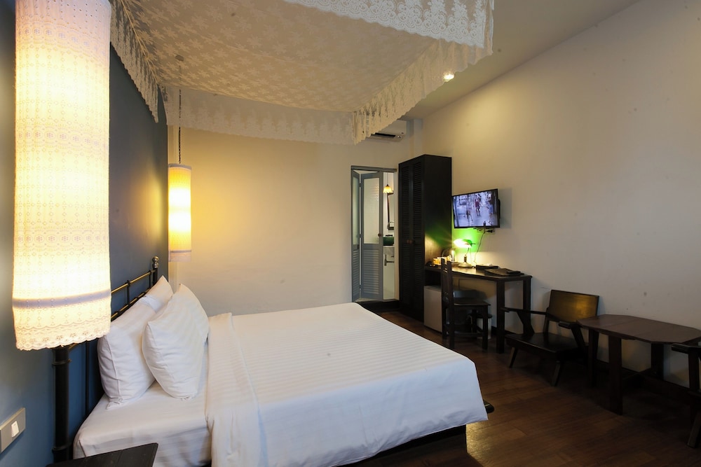 Deluxe Room - Photo 8