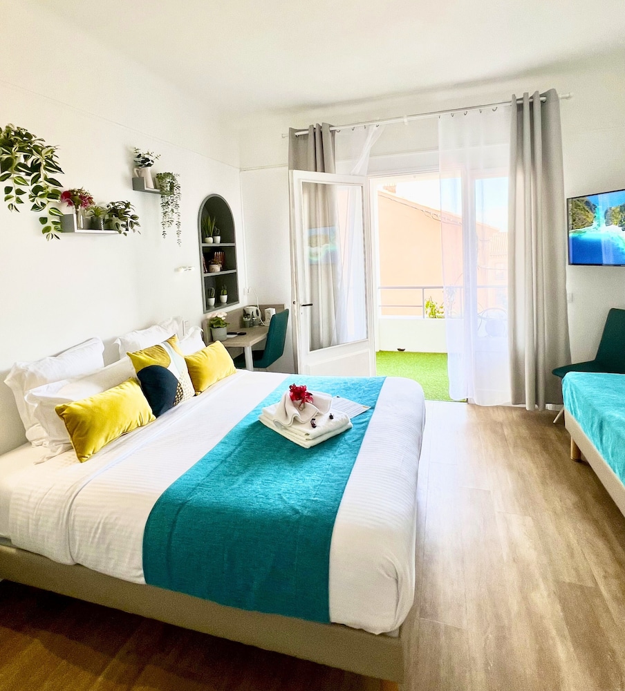 Superior Room, Balcony, City View