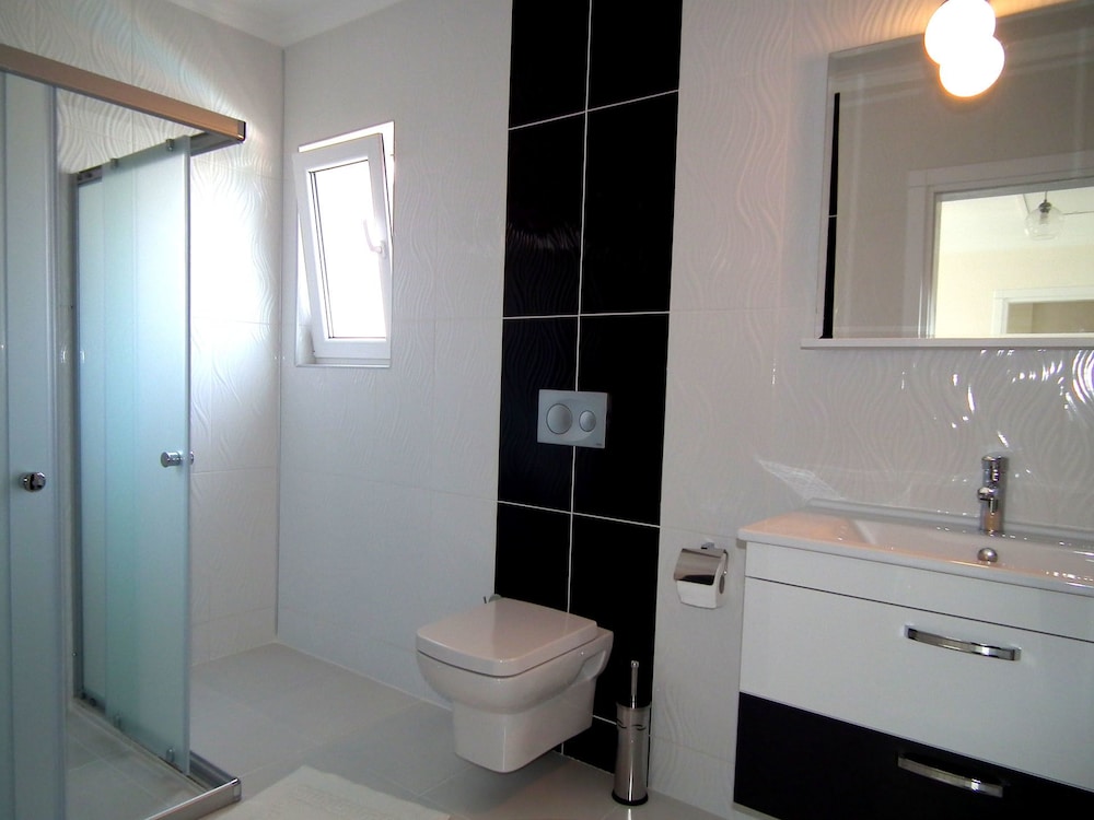 Villa photo 3