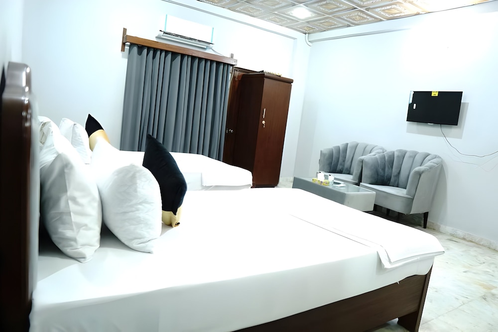 Deluxe Double or Twin Room photo 2