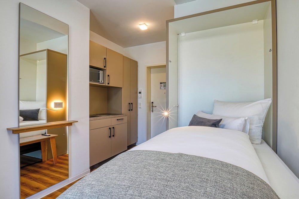 Single Room, Balcony, Courtyard View