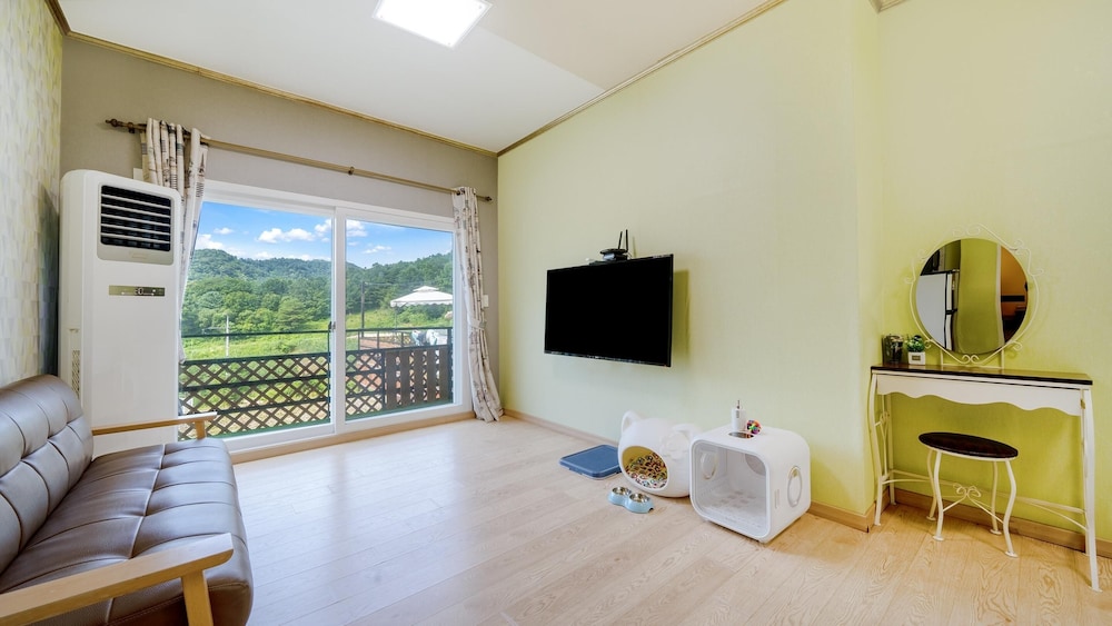Basic Room, 1 Bedroom (101)