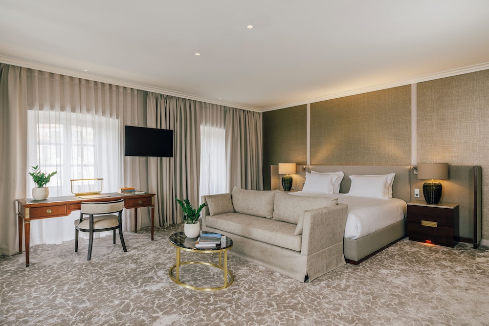 Suite, River View - Photo 6