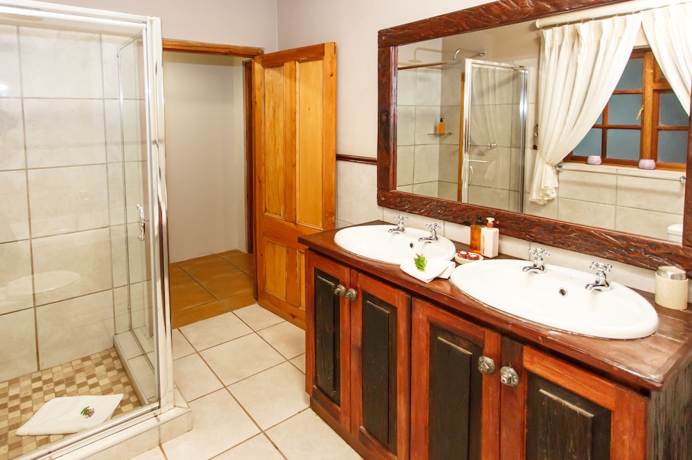 Family Suite, 2 Bedrooms - Photo 8