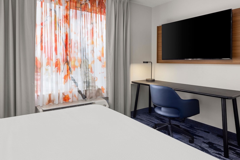Suite, 1 Bedroom - Photo 1