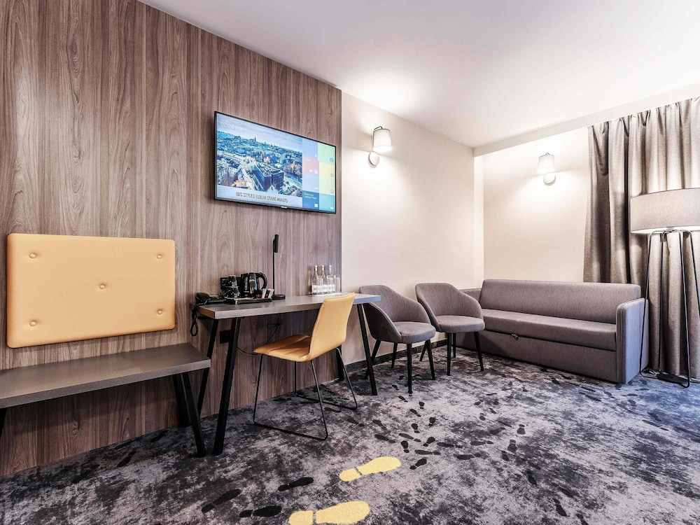 Family Room, Multiple Beds - Photo 3