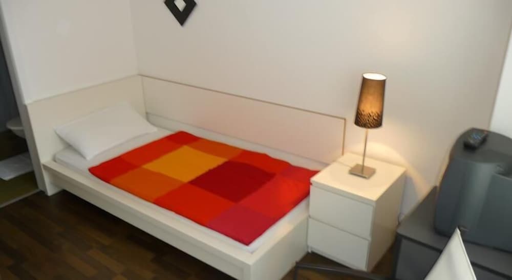 Single Room photo 2