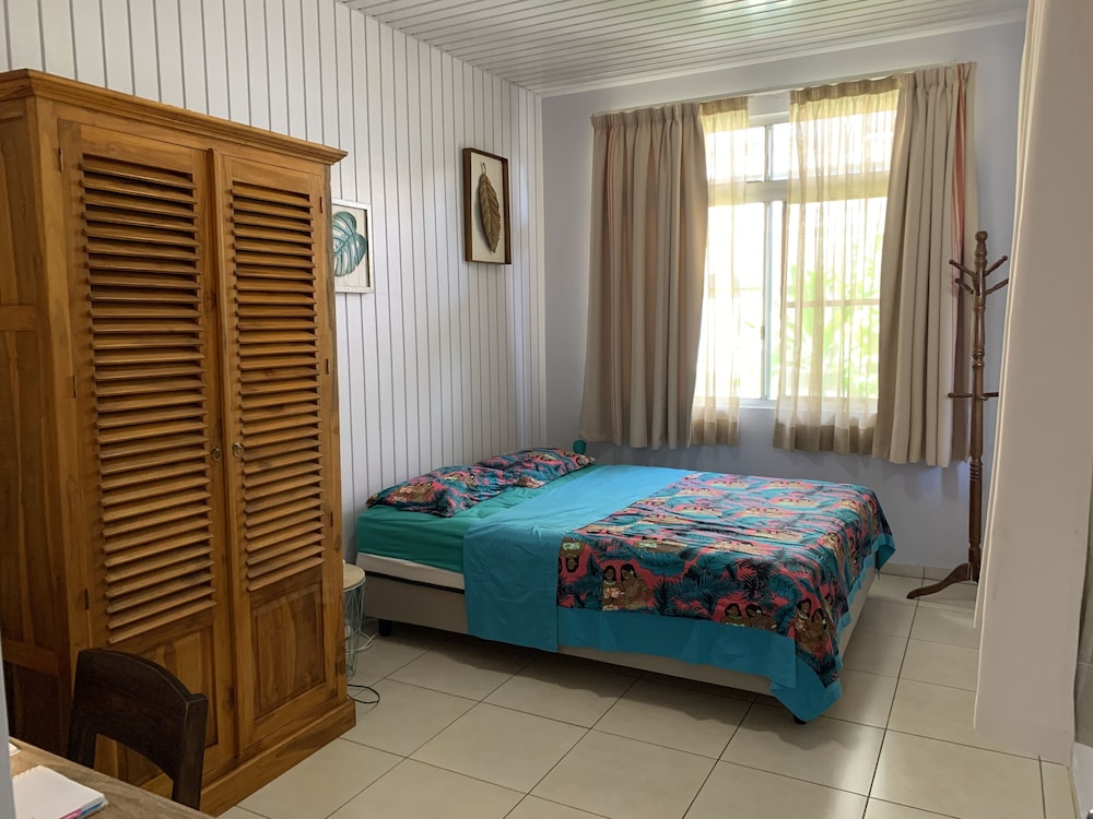 Room Tiare with Queen Bed photo 1