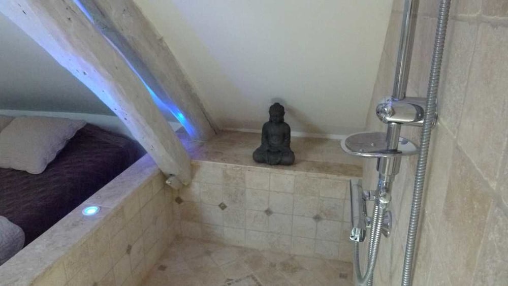 Suite (Clematite) photo 2
