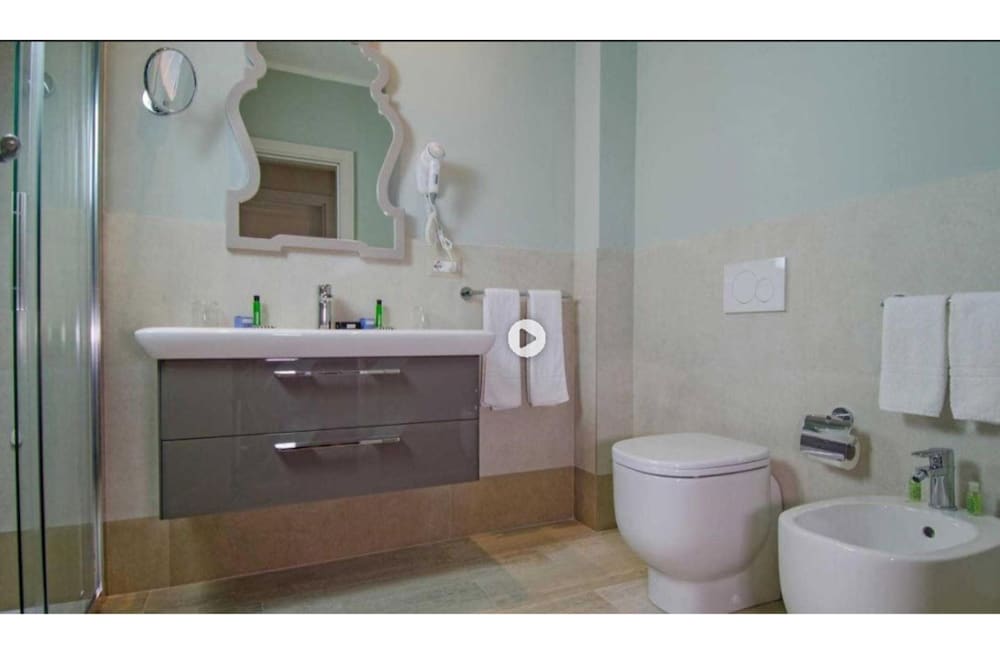 Exclusive Suite - Photo 6