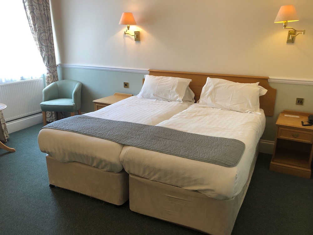 Double or Twin Room East Wing photo 3