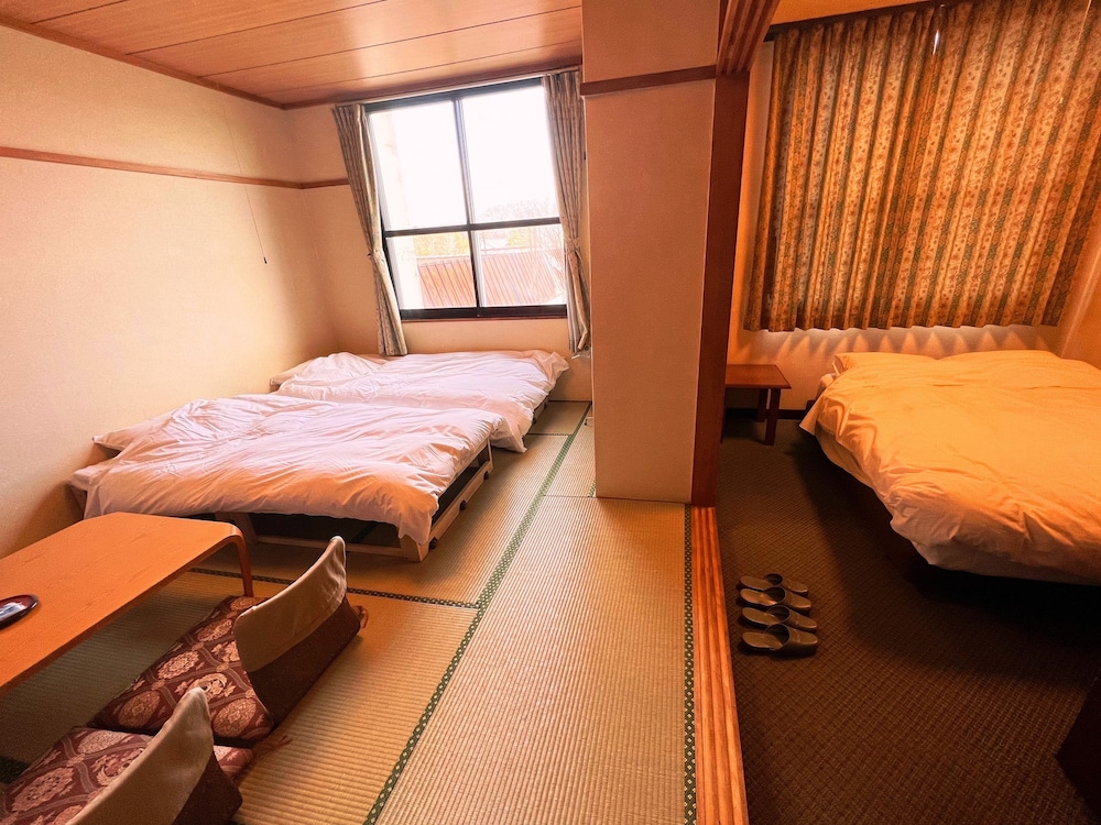 Traditional Triple Room, 3 Twin Beds, Non Smoking photo 2