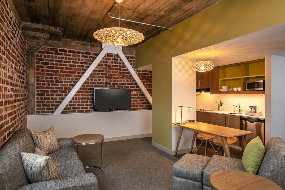 Studio, Multiple Beds