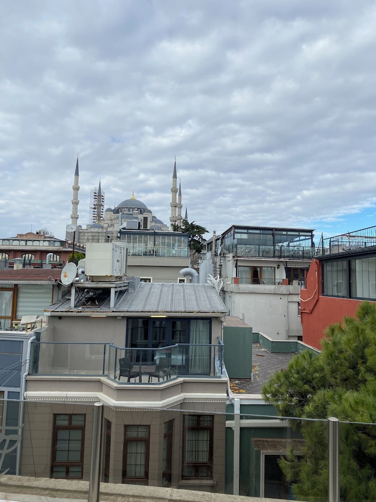 Suite, Balcony, City View photo 2