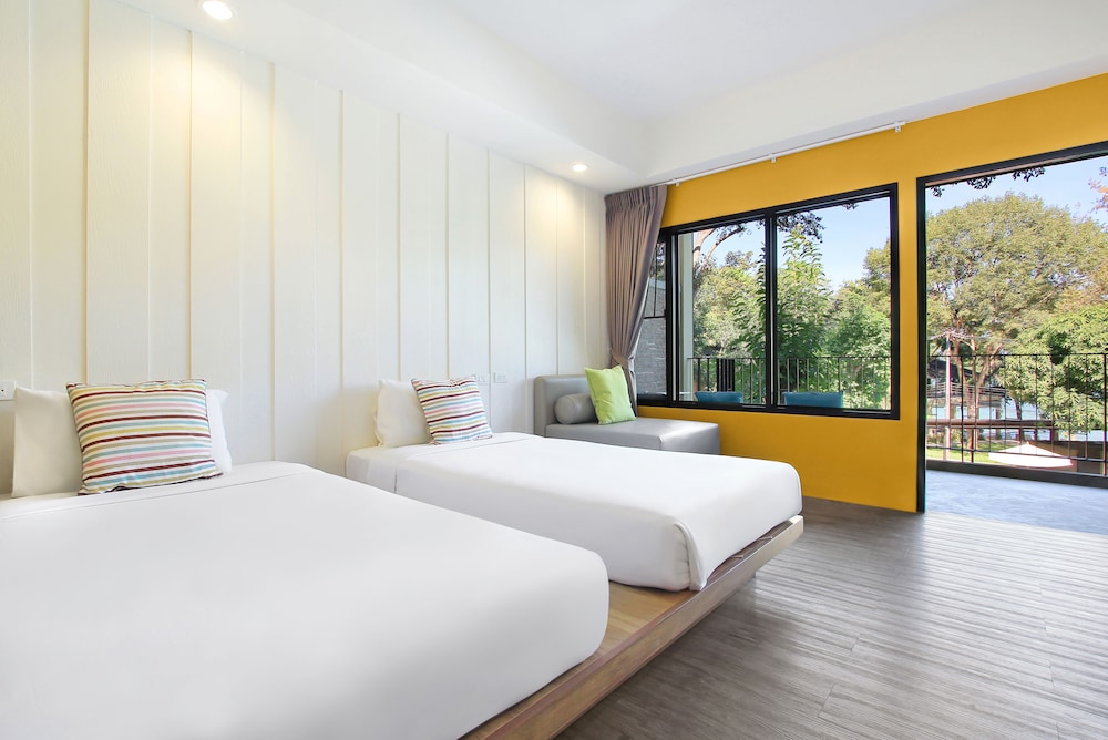 Signature Deluxe Twin Room photo 3