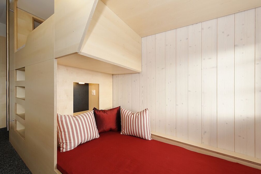 Quadruple Room, Mountain View photo 2