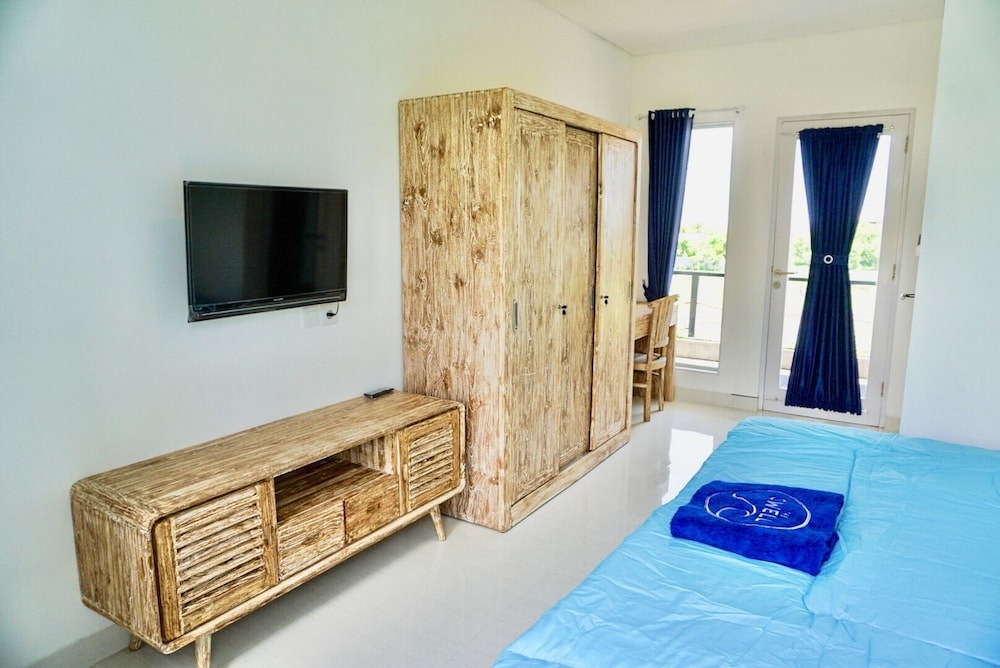 King Bed Room with Sea View - Photo 2