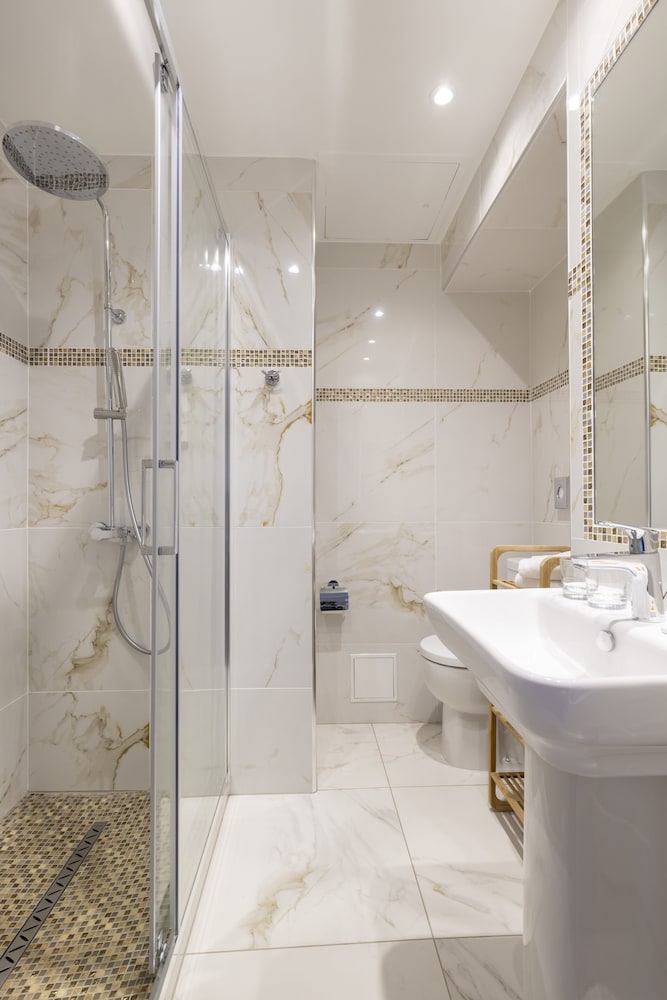 Deluxe Room, Sea View - Photo 7