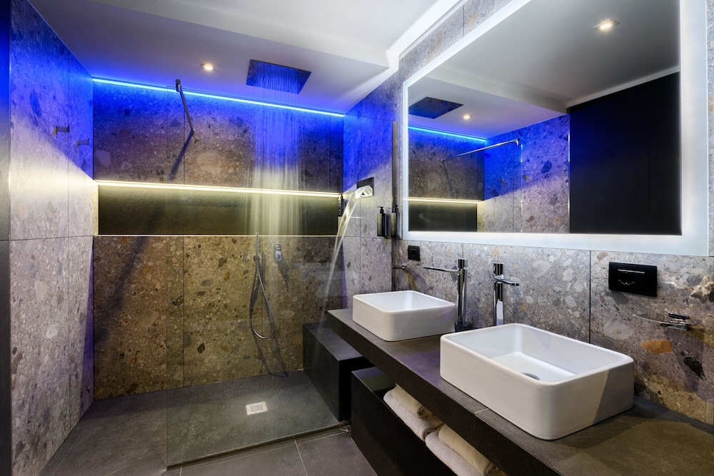 Penthouse Studio - Photo 7