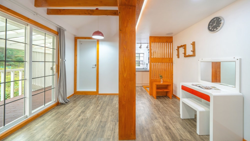Basic Room, 1 Bedroom (Room 206) - Photo 11