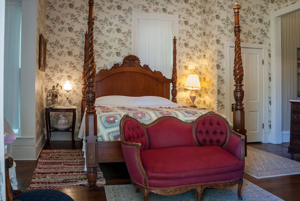 Room, 1 King Bed (Shannon)