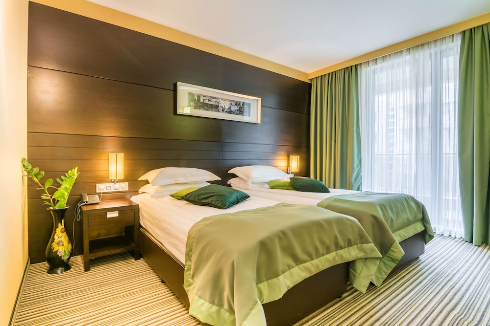 Deluxe Studio, 2 Twin Beds, Non Smoking, Terrace photo 2