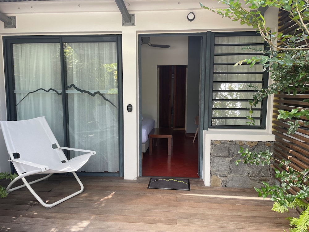Superior Room, pool view - Photo 6