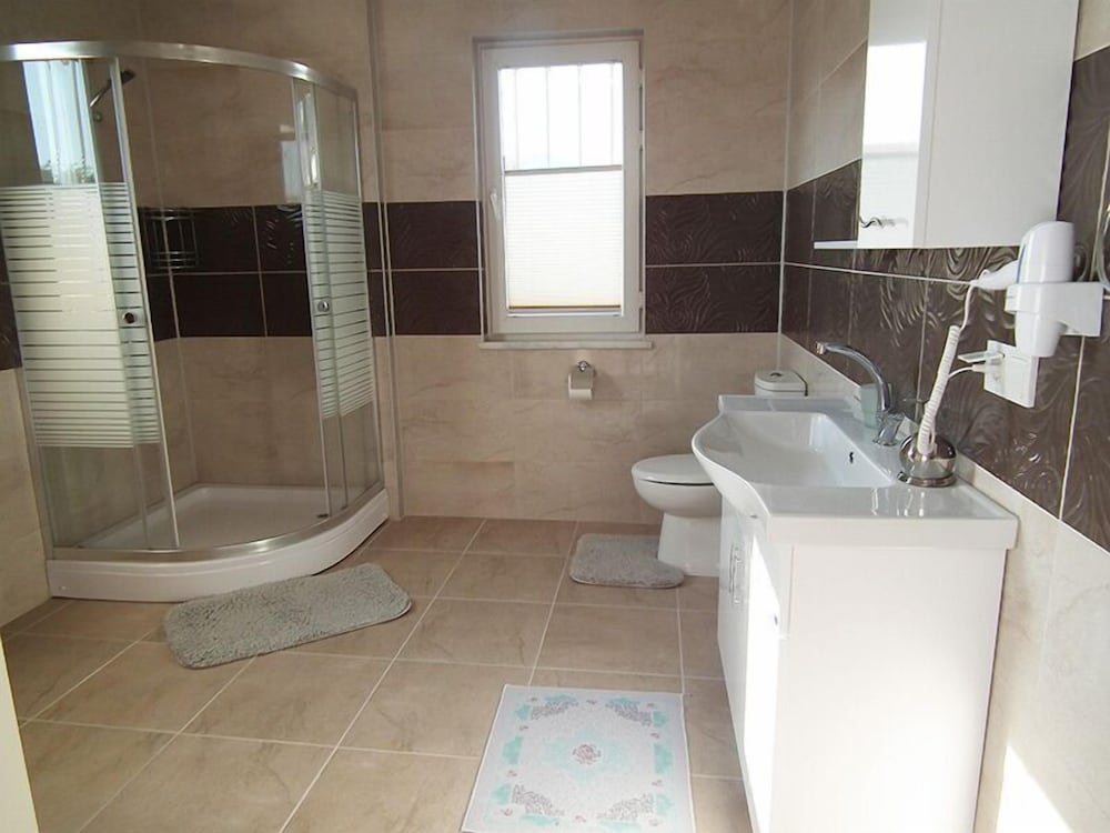Villa photo 3
