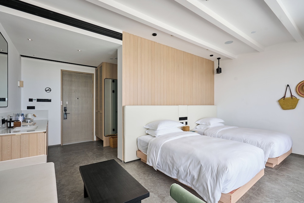 Deluxe Twin Room photo 3