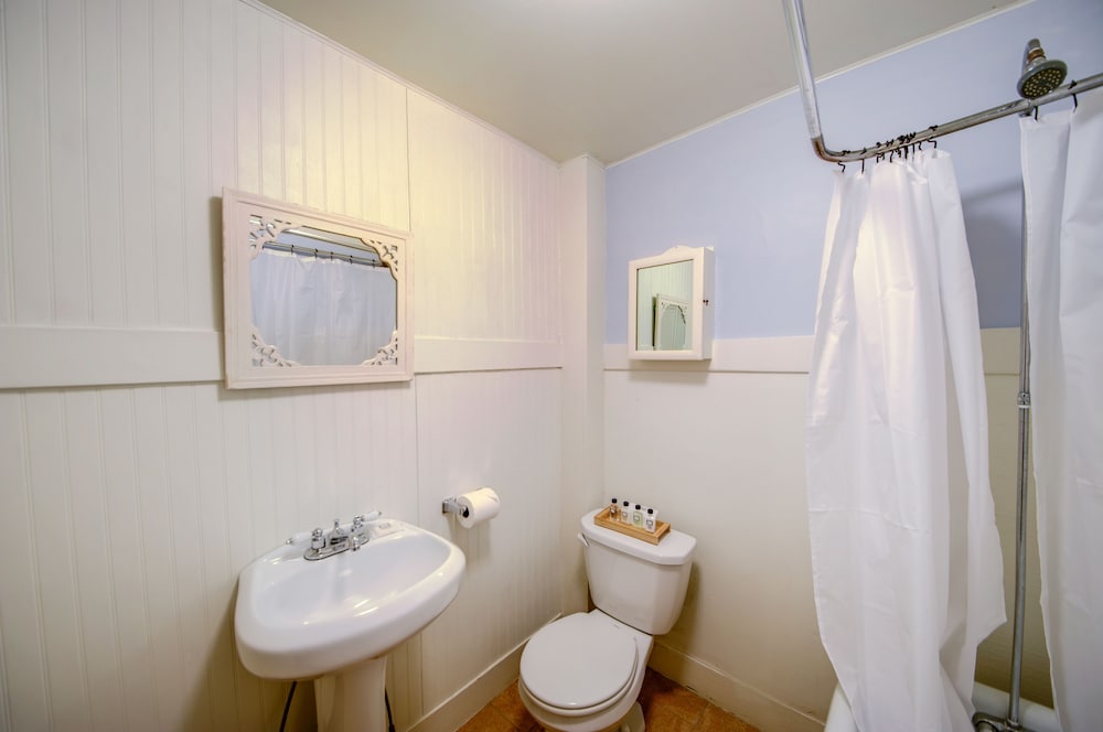 The Captain's House - 2 Bedroom Suite 2 Queen photo 2