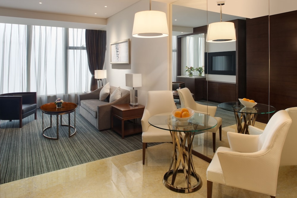 Executive Suite - Photo 5