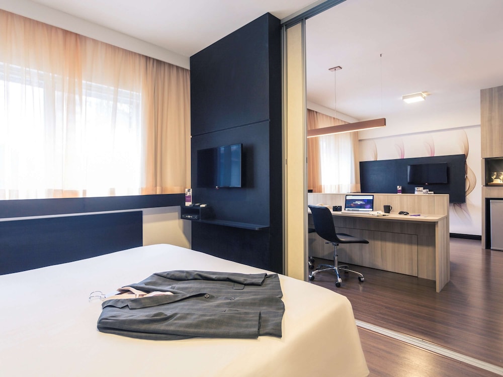 Superior Suite, 1 Queen Bed with Sofa bed - Photo 1