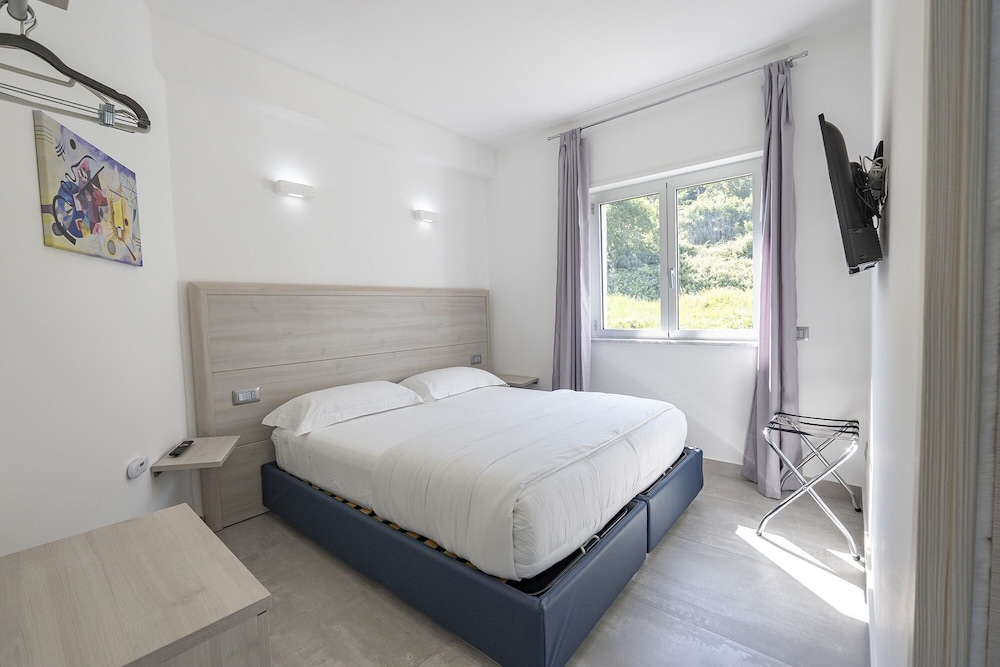 Classic Apartment, Partial Sea View photo 1