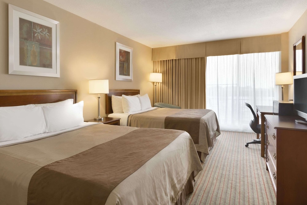 Room, 2 Queen Beds, Non Smoking (Water View) - Photo 6
