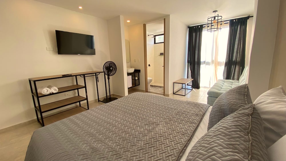 Classic Double Room, Ensuite, City View photo 1