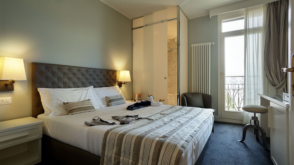 Standard Room, Balcony, Lake View