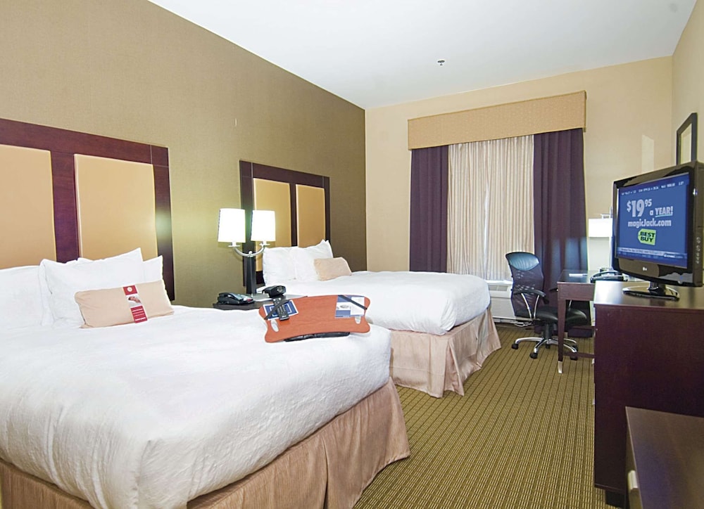 Room, 2 Double Beds, Accessible, Bathtub - Photo 3