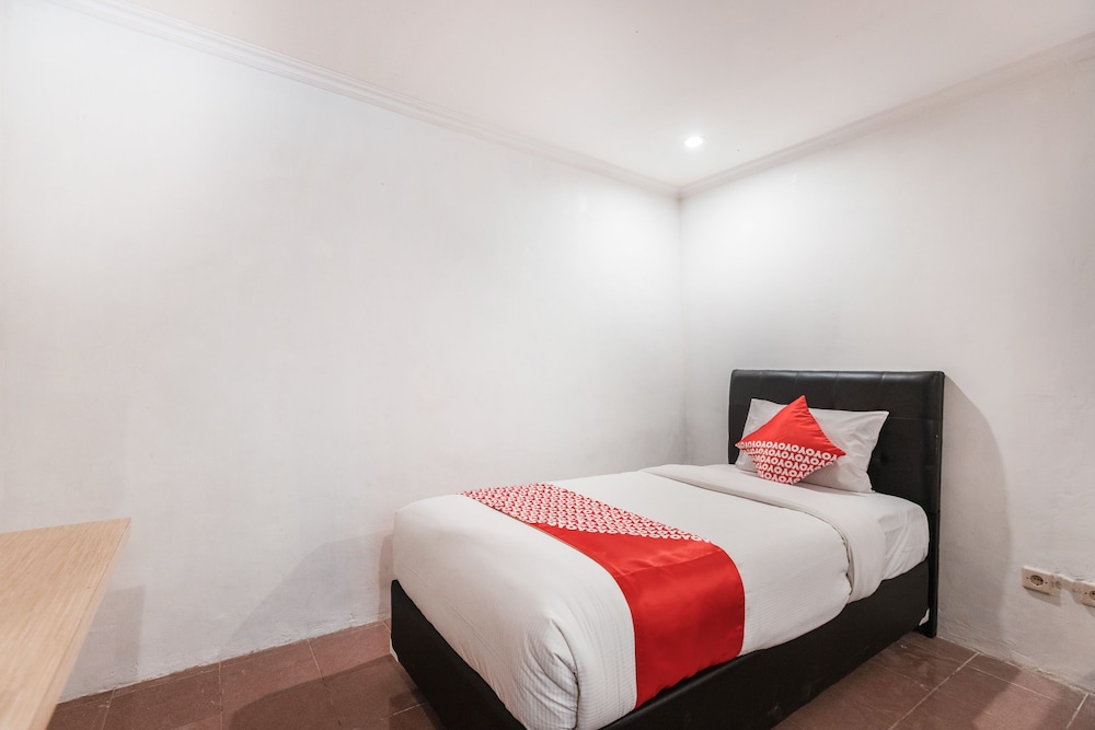 Standard Twin Room - Photo 3