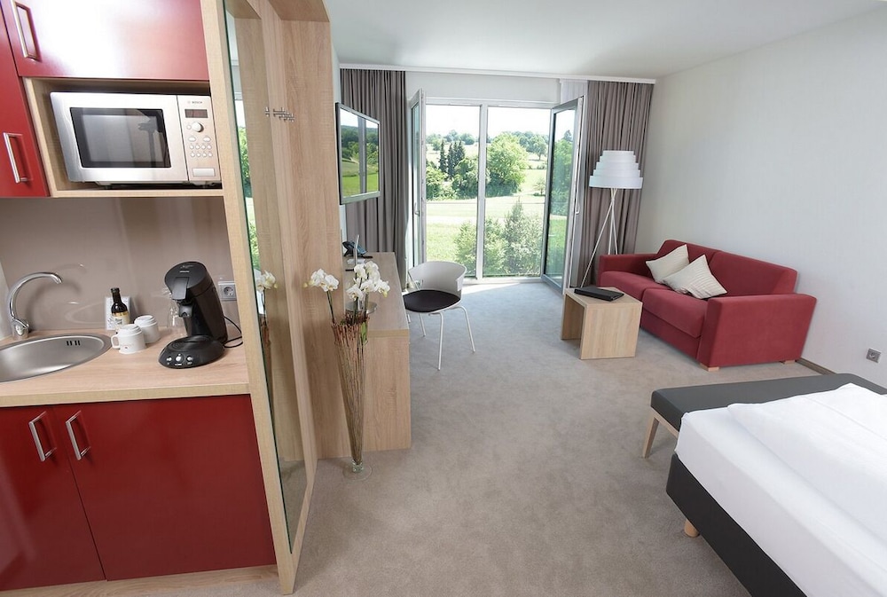Deluxe Room, 1 Double Bed, Kitchenette - Photo 8