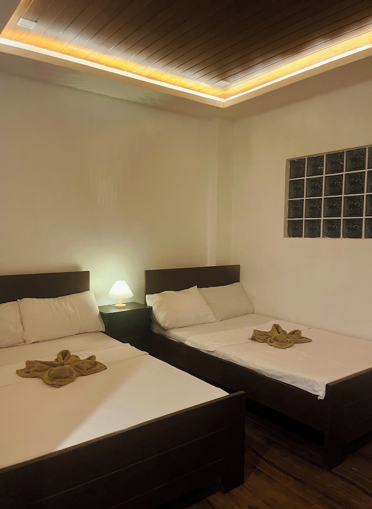Deluxe Quadruple Room, Garden View