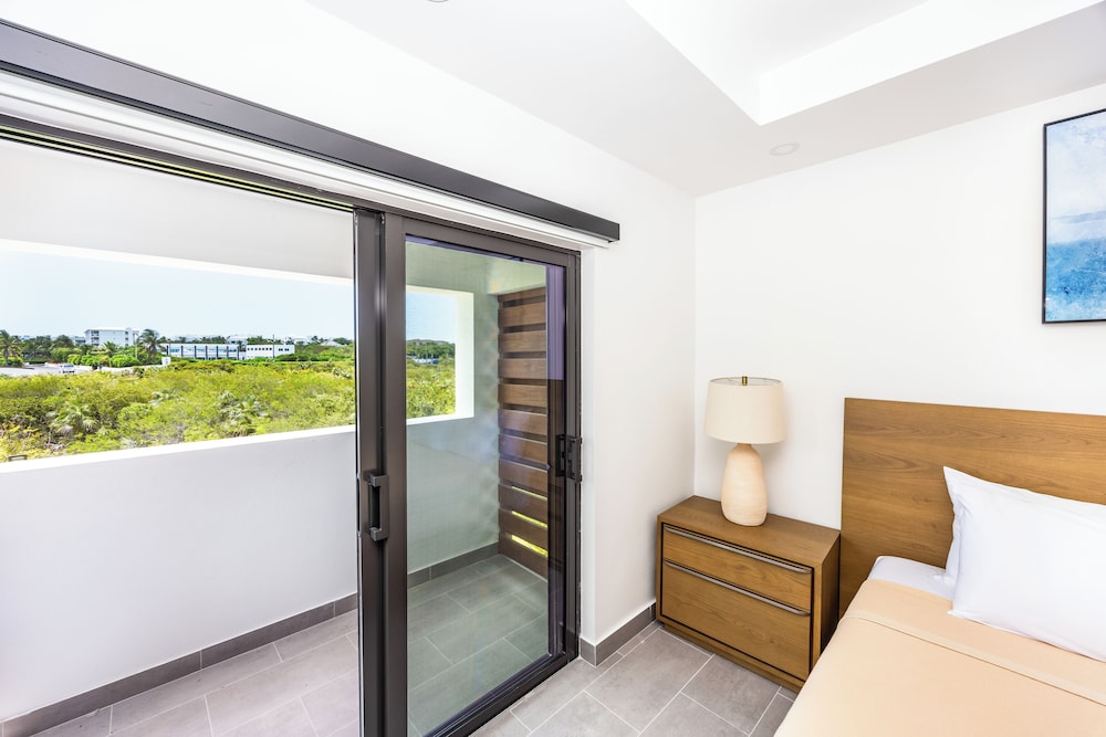 Premium Suite, 1 King Bed with Sofa bed photo 3