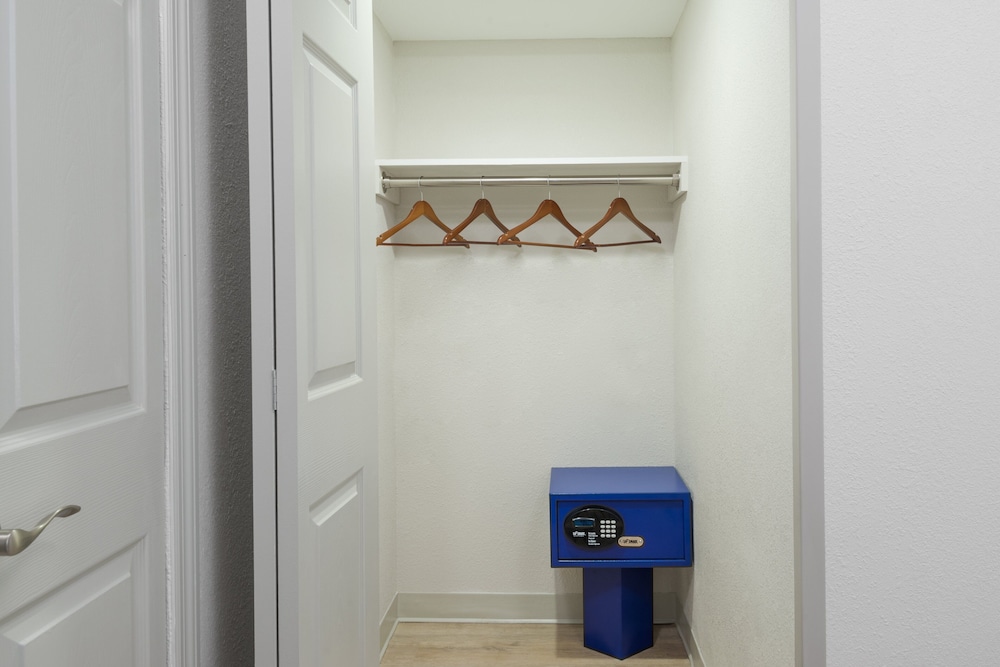 Queen Room - Disability Access