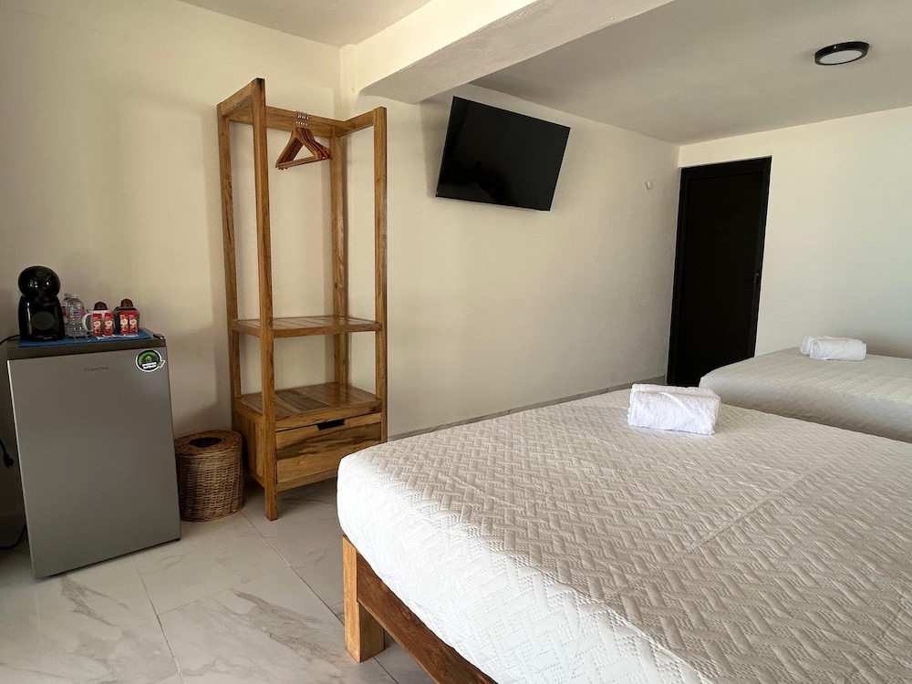 Quadruple Room, Lake View photo 2