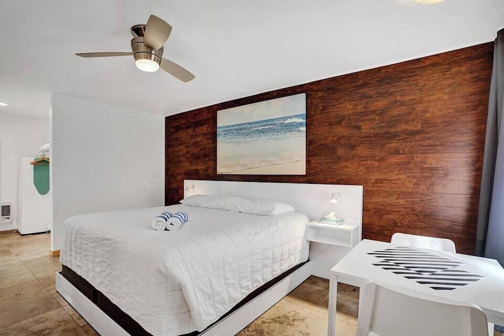 Classic Single Room, Beach View (Waves 7) photo 1