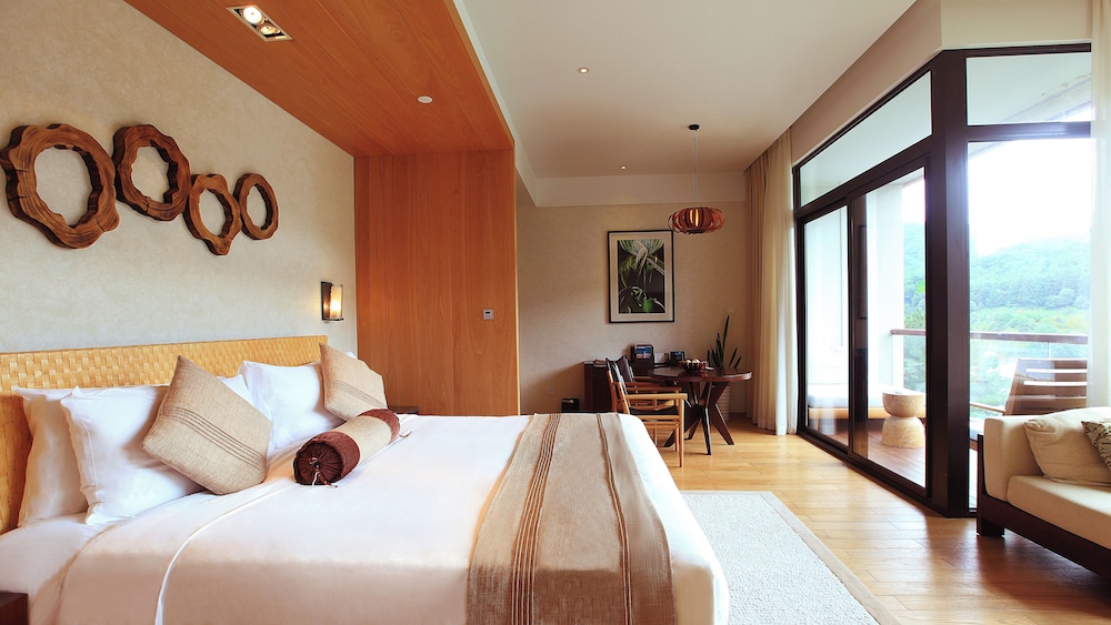 Classic Room, 2 Twin Beds, Garden View